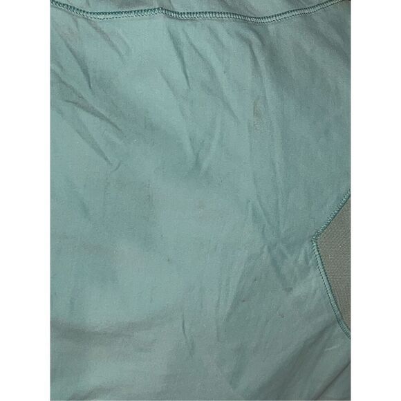 Lululemon Turquoise Racer Back Tank Built in Bra Size 6 Flawed - Picture 5 of 5
